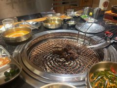 -韩烧牛中牛·甄选黑牛烤肉(黑金店)