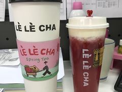 冠军满杯红草莓茶加奶盖-LELECHA乐乐茶(上海五角场万达广场店)