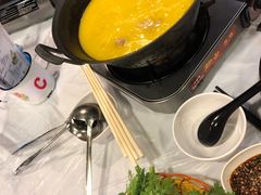 -鲜入围煮花胶鸡海鲜火锅