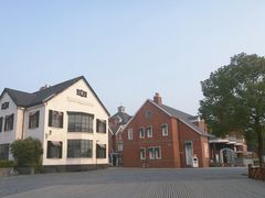 -钟书阁(松江泰晤士小镇店)