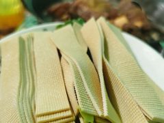 -茸梅路右拐龙虾-农家菜(松江店)