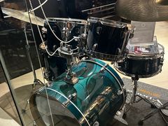 -柏斯音乐艺术中心·钢琴·吉他(上音店)