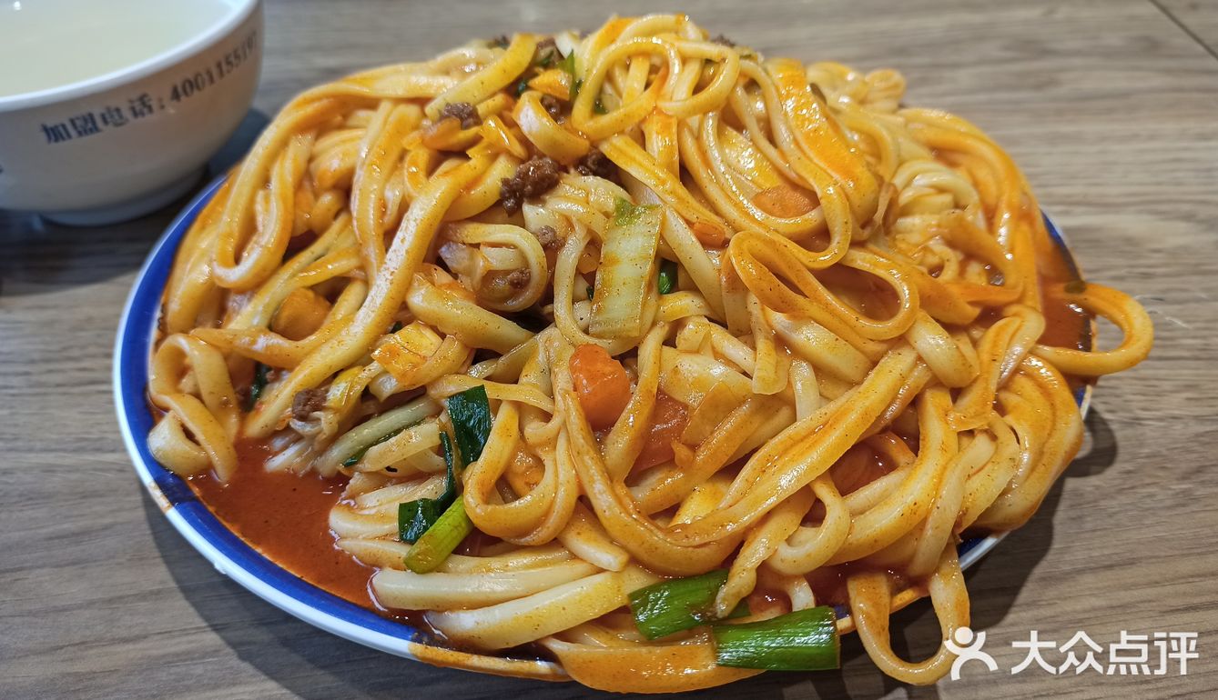 今天来尝了一下炒刀削面