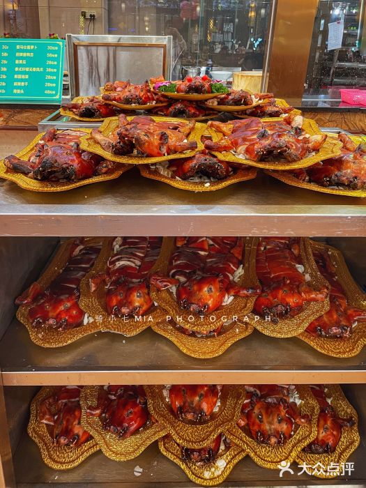 金水门银河酒楼(新埠岛店)烤乳猪图片