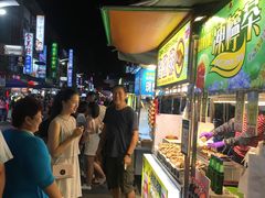 -六合夜市