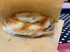 传统腊汁肉夹馍-忆秦时(银泰in77店)