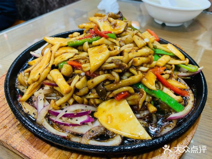 白魁老号饭庄(安内店)黑椒酱爆野山菌图片