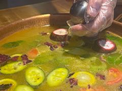 -洱火云南酸菜牛肉火锅(石景山当代商城店)