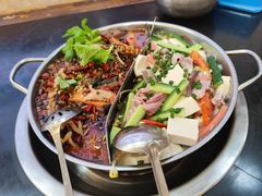 古镇鸡杂毛血旺鸳鸯锅-胖娃古镇鸡杂(磁器口总店)