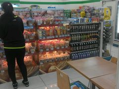 -全家便利店(江湾镇站店)