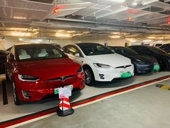 -TESLA 特斯拉(上海太古汇体验店)