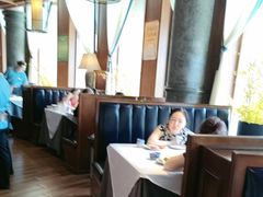 -八府香鸭·啫啫煲(华山路店)