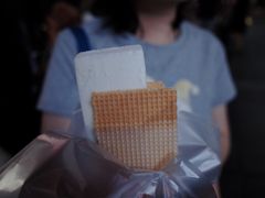 -詹爷爷乌节路街头冰淇淋