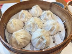 鲜肉小笼包-馋三尺蟹粉小笼(人民广场店)