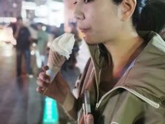 -古老冰山特色冰淇淋店(艾提尕尔店)