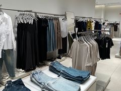 -URBAN REVIVO(济南世茂广场店)