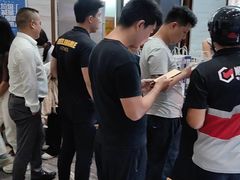 -瑞幸咖啡(万科红立方大厦店)
