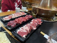 -果松木炭酸菜铜火锅·外婆参鸡汤