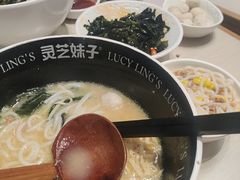 -灵芝妹子海鲜米线(劳动公园店)