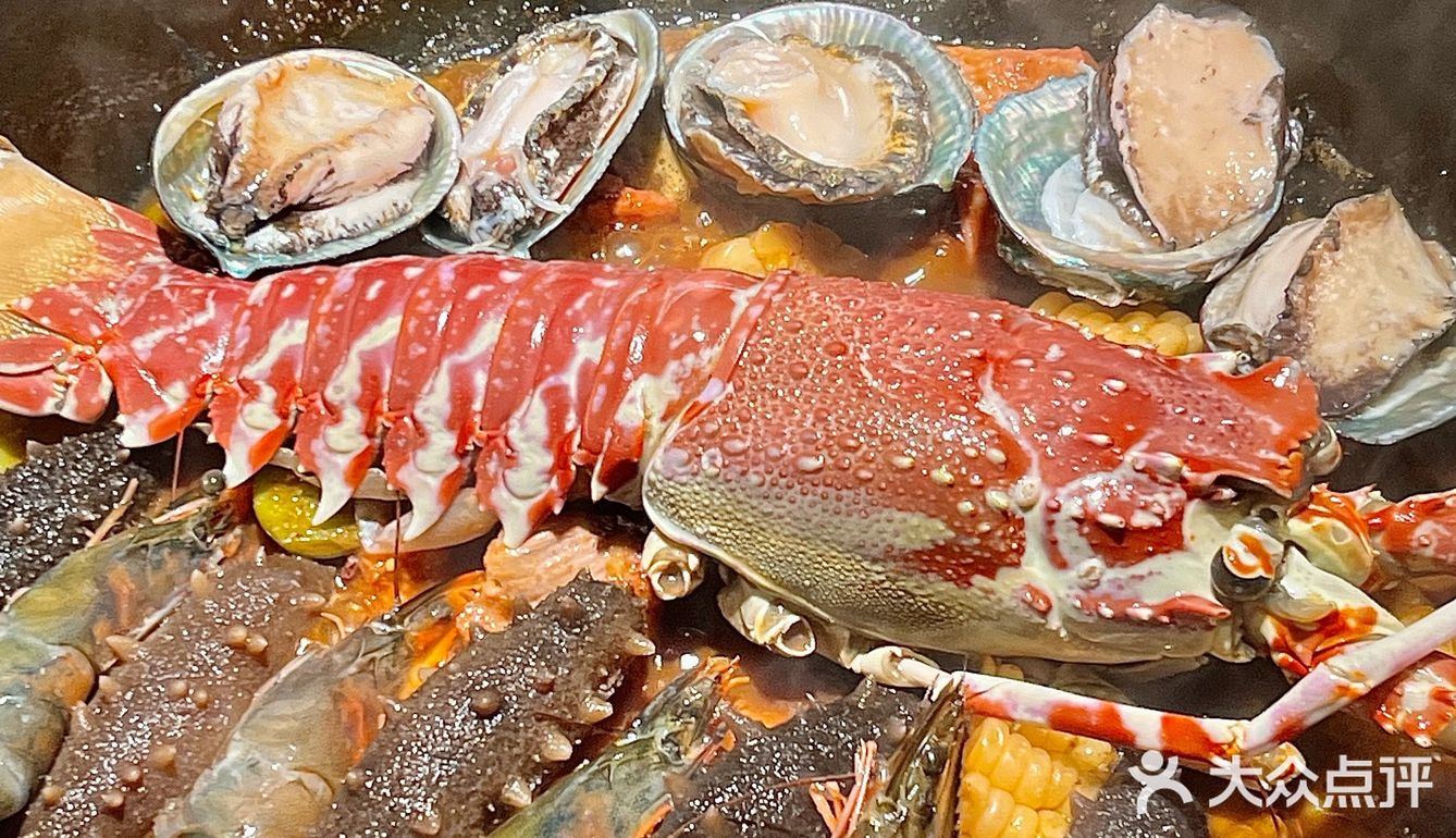 来大连！铁锅炖里还有大龙虾…真没白来🤤