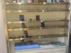 -视野联行眼镜•蔡司•依视路(温江店)
