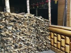 -粘豆包柴火铁锅炖