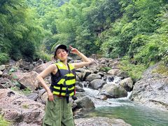 -安吉龙王山峡谷漂流