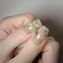 -芊指百魅