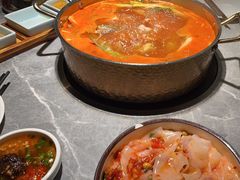 -野山舂·贵州现舂酸汤牛肉(民生路店)