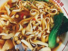 -呷佬·长沙手工米粉(金沙江路店)