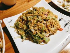 火腿炒方便面-小俩口烧烤东北菜(双井店)