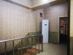 -扒虾小妹儿麻辣海鲜(宏图街店)