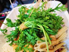 -签多多串串香火锅
