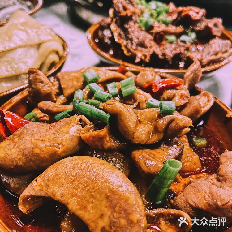 重庆探店｜众多明星打卡的火锅来沙坪坝了