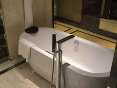 -天津京基皇冠假日酒店