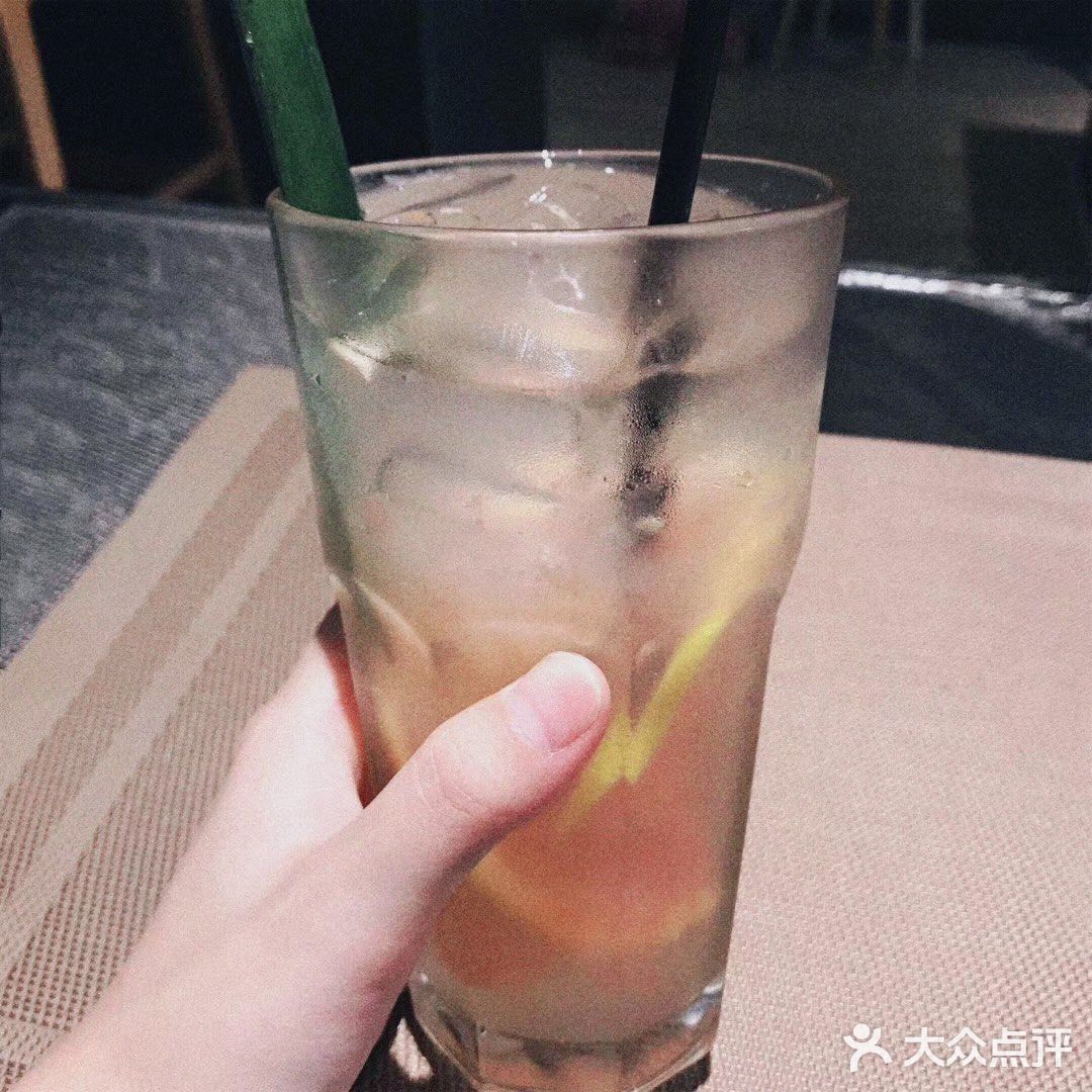 酸酸涩涩 是夏天的尾巴