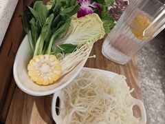 -三人行骨头王火锅(长寿店)