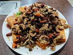 巧吃腰筋-金卯白肉罩火烧