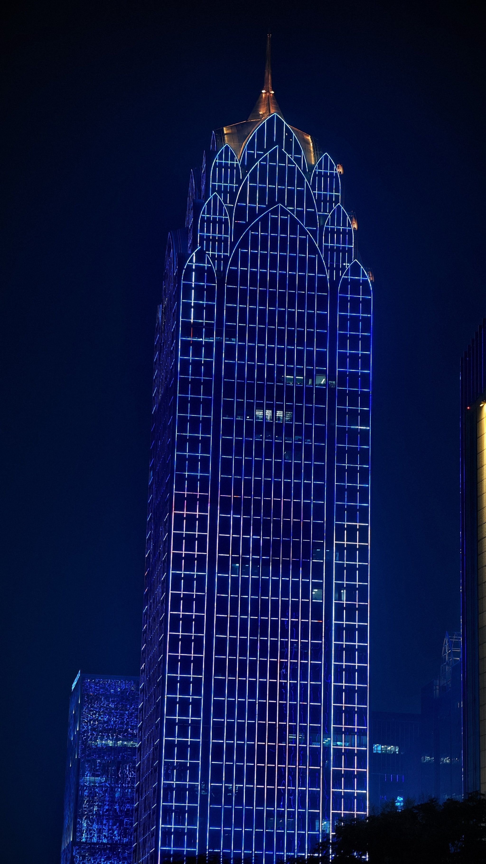 夜幕下的高楼