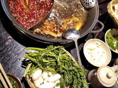 -四小区火锅·巷子里的重庆火锅(花照壁店)