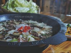 -高荡千年布依古寨旅游景区