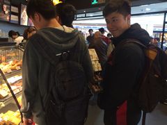 自助取餐区-星巴克(广州中华广场B1层店)