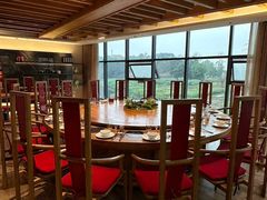 -茅草房·河畔园林火锅