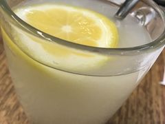 柠檬薏米水-翡翠拉面小笼包(机场DFS店)