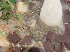 金汤酸萝卜老鸭粉丝汤-小杨生煎(浦江欢乐颂店)