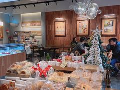 面包甜点陈列柜-方炉·天然食材面包店(青秀店)