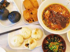 -李与白包子铺(桐梓林店)