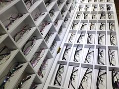 -臻美视爵眼镜·明月·依视路·蔡司折扣店(广渠门店)