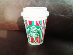 热低因萃取红颜草莓芝士拿铁（中杯）-星巴克(苏州诚品店)