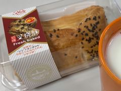 -红宝石·鲜奶小方·海派西点房(南丹店)